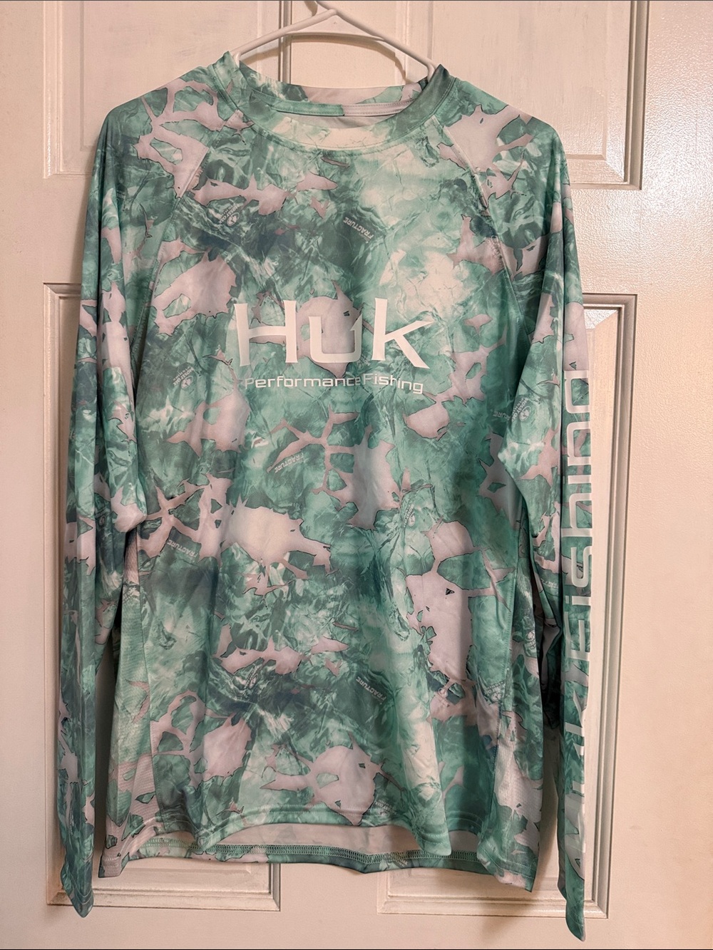 Huk Performance Fishing Shirt Size Medium